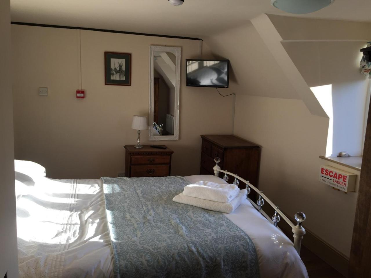 The Crown Inn Smallburgh Экстерьер фото